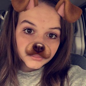 Meet your Posher, Chloe